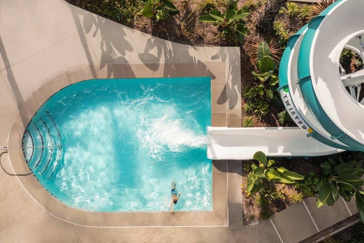 Pool 44 of 85